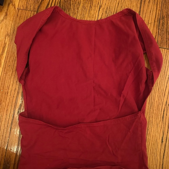 Red backless Top - Picture 3 of 3